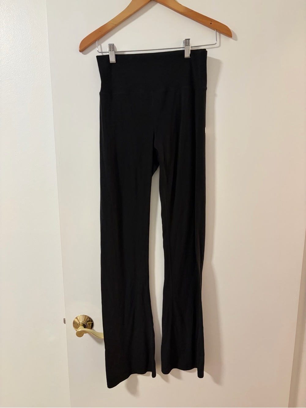 Vuori AllTheFeels Slim Flare - Picture 6 of 8